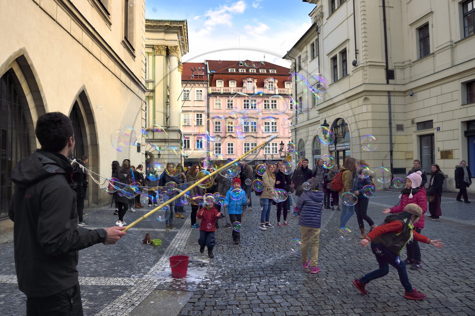 Czech Republic, Prague, historical centre listed as World Heritage by UNESCO, Stare Mesto District, street show with soap bubbles