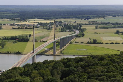 France, Seine-Maritime (76), Caudebec-en-Caux, Pont de Brotonne (vue aérienne)
