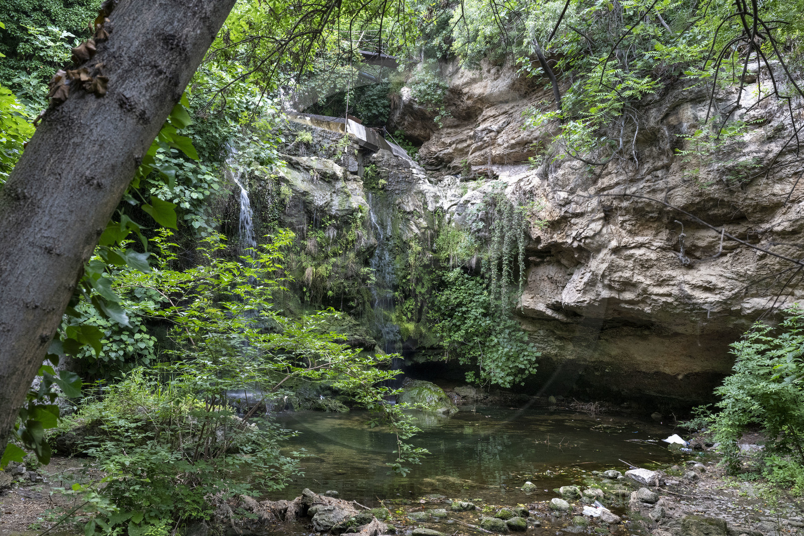France, Bouches-du-Rhône (13), Marseille, quartiers nord, quartier des Aygalades, La Cité des Arts de la Rue, parcours nature artistique menant à la cascade des Aygalades