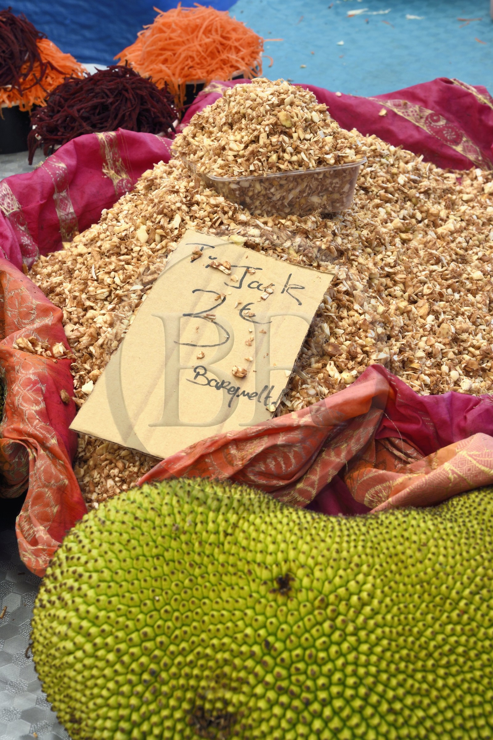 France, Ile de la Reunion, Saint-Pierre, le marché du samedi, Jacque, Ti Jack ou Ti Jaque issu du jacquier sur un étal