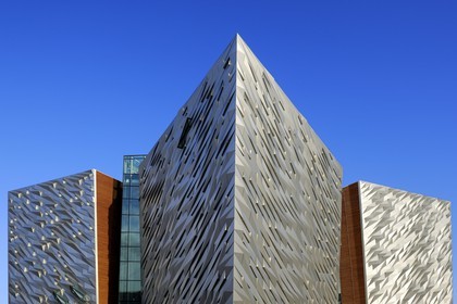 Royaume-Uni, Irlande du Nord, Belfast, quartier des docks de Queen's Island, le centre Titanic Belfast Experience