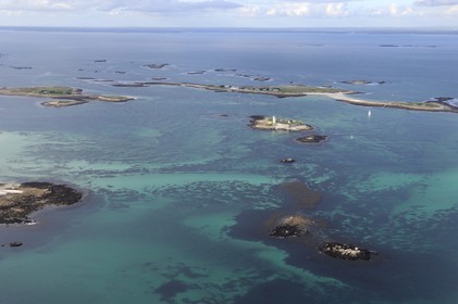 France, Finistère (29), La Foret Fouesnant, archipel des Glénan, Fort Cigogne sur l'Ile Cigogne et Ile Saint-Nicolas en arrière plan (vue aérienne)