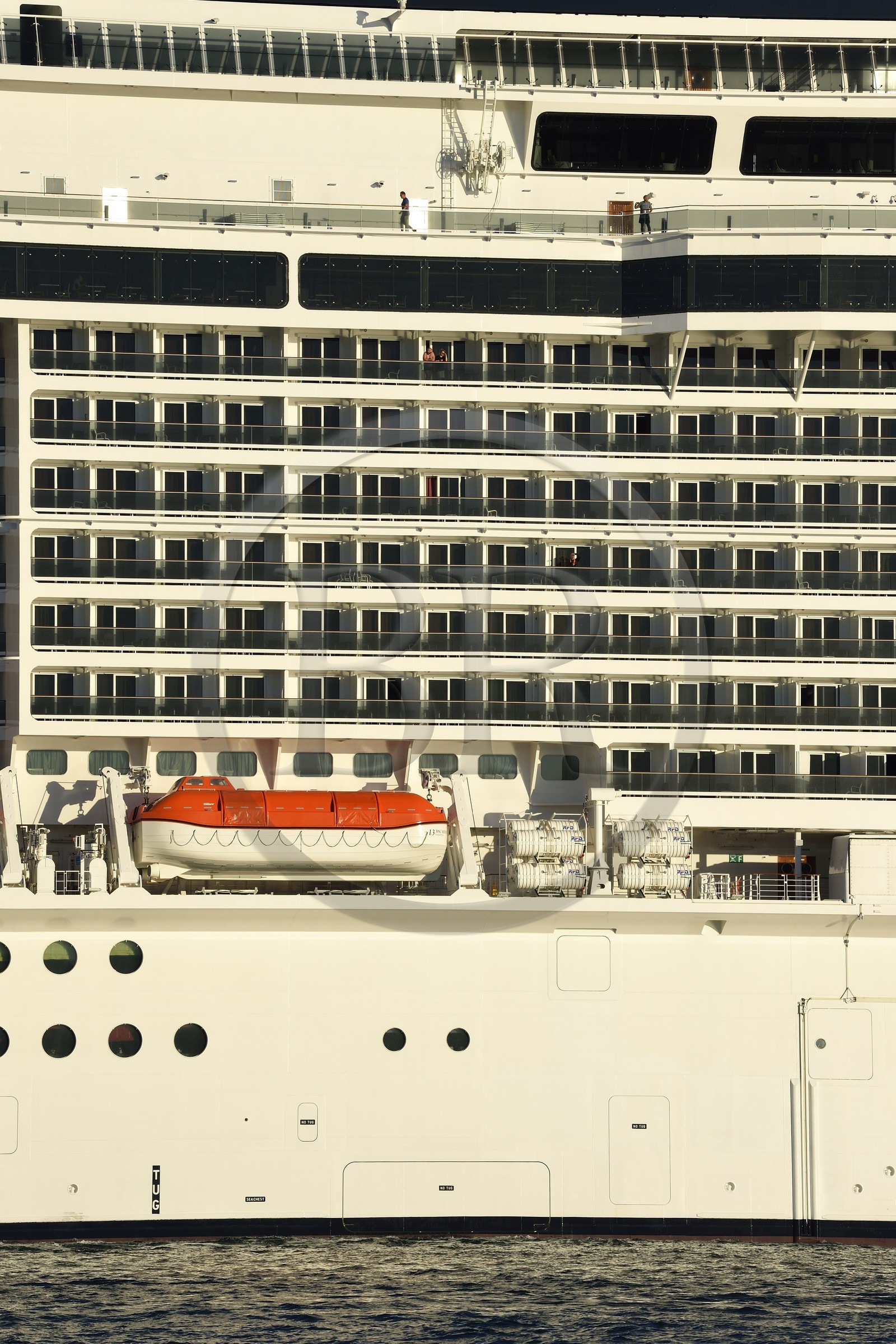 France, Bouches-du-Rhône (13), Marseille, Zone Euroméditerranée, Grand Port Maritime, bateau de croisières