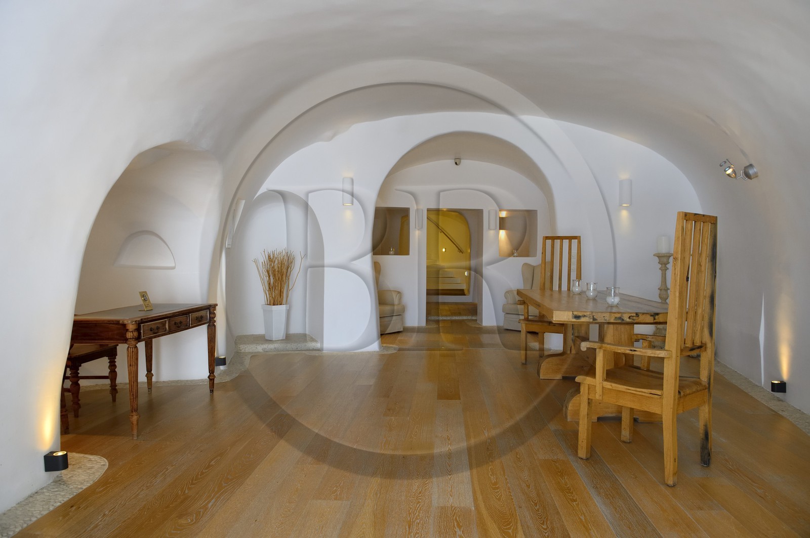 Grèce, Les Cyclades, mer Égée, île de Santorin (Thira ou Théra), village de Oia, l'hôtel Relais & Châteaux Kirini Suites & Spa