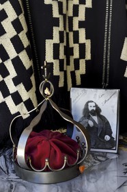 France, Dordogne, Périgord Noir, the Auvezere Valley, Tourtoirac, museum of the Kings of Araucania and Patagonia, crown and portrait of the french adventurer Orélie Antoine de Tounens who became Orélie Antoine I King of Araucania and Patagonia