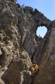 France, Corse-du-Sud (2A), Alta Rocca, Bavella, lieu dit du Trou de la Bombe appelé localement Tafonu di U Cumpuleddu (trou de l’enclos du berger)