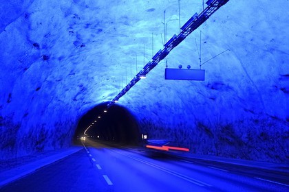 Norway, Sogn og Fjordane County, Laerdalstunnelen (Laerdal Tunnel), traffic tunnel 24,5 km long connecting Lærdal to Aurland, it is the longest traffic tunnel of the world