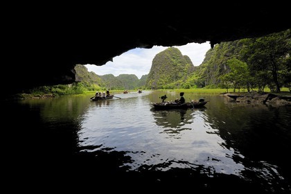 Vietnam, Ninh Binh province nicknamed Inland Halong Bay, small boat trip in Tam Coc