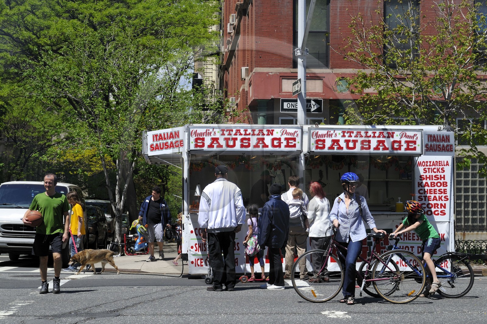 Etats-Unis, New York, Manhattan, Upper West side, baraque à saucisses sur Amsterdam