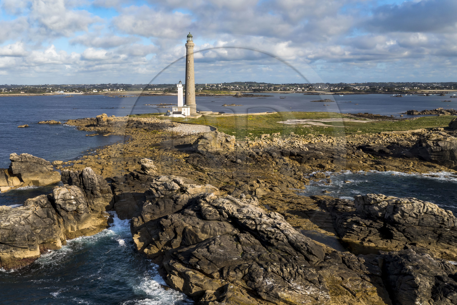 France, Finistère, Abers Country (Pays des Abers), Ile Vierge (Virgin Island) in the Lilia archipelago, the Virgin Island lighthouse, the tallest lighthouse in Europe at 82.5 meters, and the old lighthouse from 1845 (aerial view)