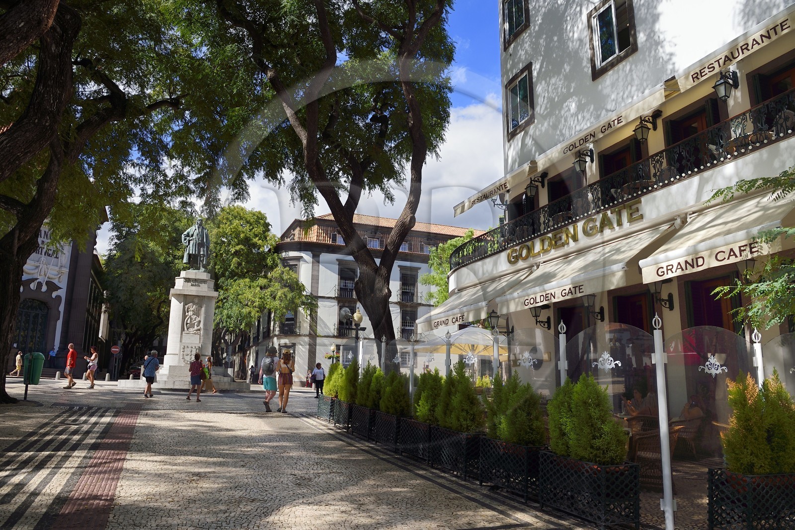 Portugal, Ile de Madère, Funchal, statue du Capitaine de caravelles Zarco qui découvrit l'Ile