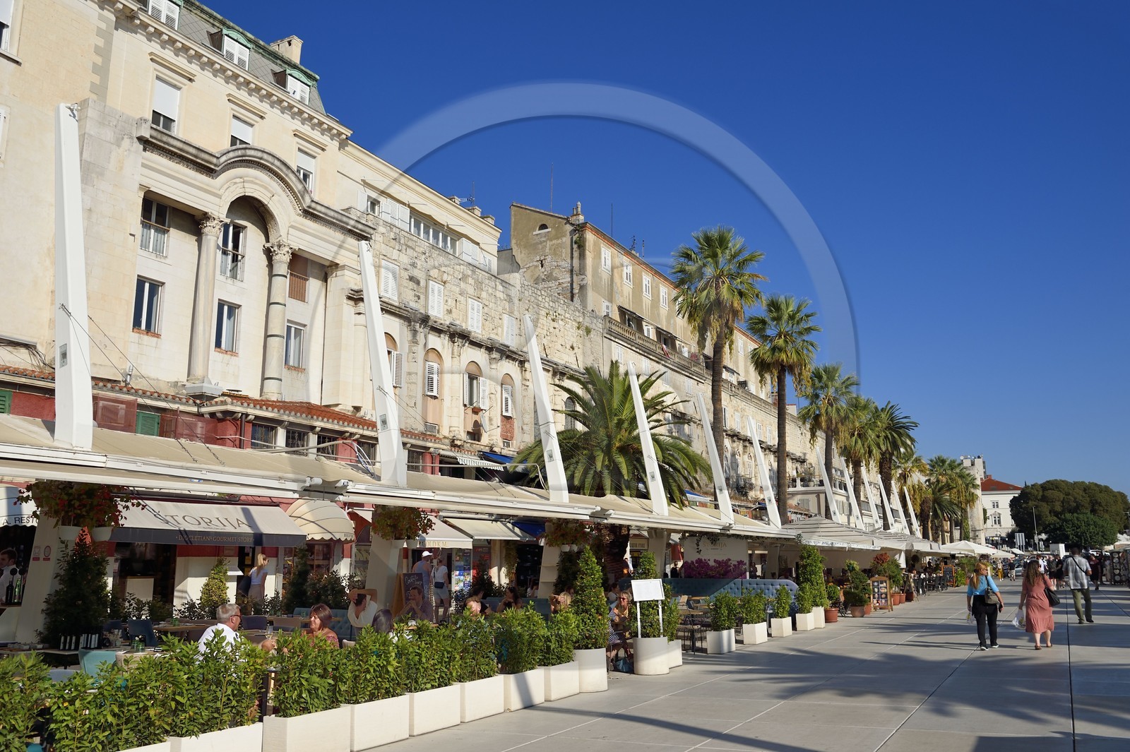 Croatie, Dalmatie, cote dalmate, Split, vieille ville romaine classée Patrimoine Mondial de l'UNESCO, la Riva promenade du bord de mer
