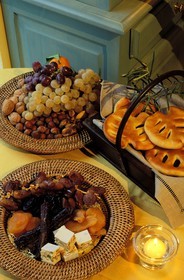 France, Bouches-du-Rhône (13), Les Baux-de-Provence, labellisé Les Plus Beaux Villages de France, les 13 desserts traditionnels de Noël