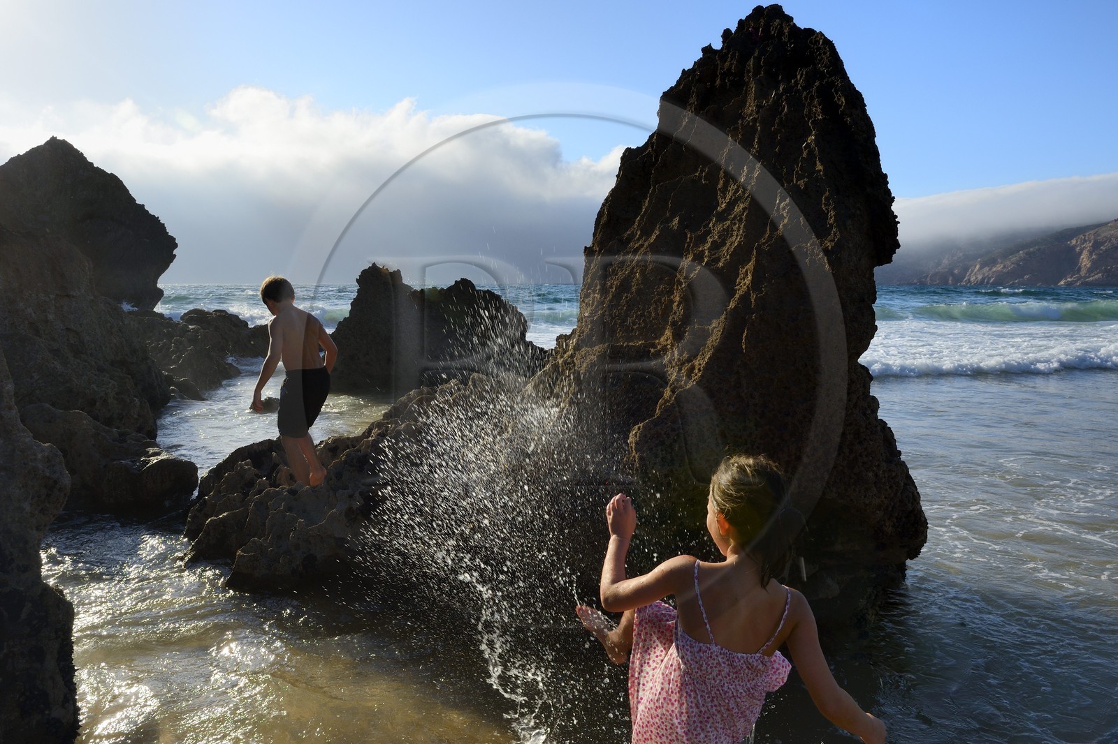 Portugal, région de Lisbonne, Cascais, petite plage sauvage de Abano au nord de la plage de Guincho sur la côte d'Estoril