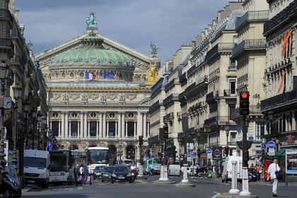 France, Paris (75), l' Opéra Garnier au bout de l' avenue de l' Opéra