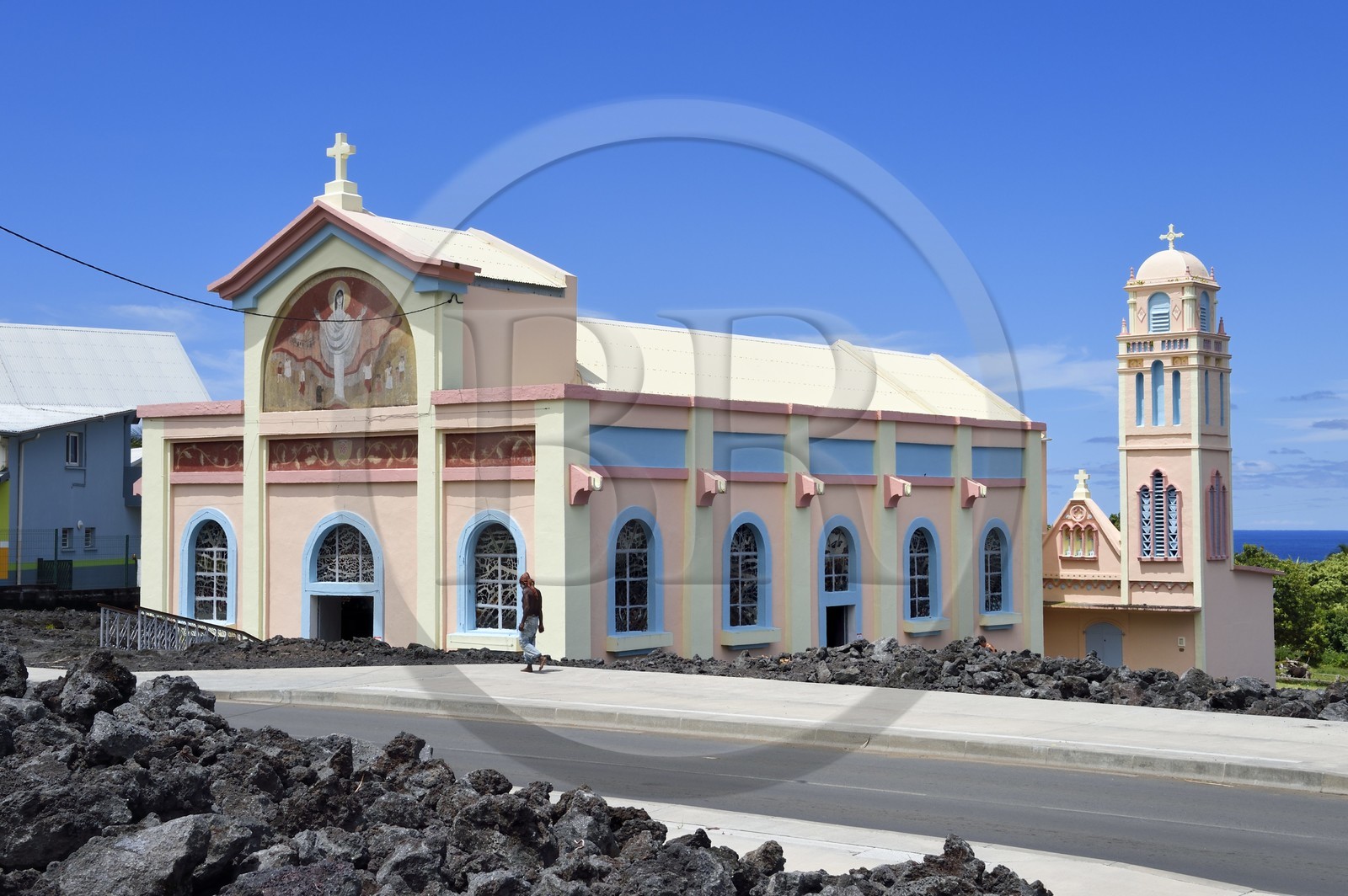 France, Ile de la Reunion, l'église Notre-Dame-des-Laves de Piton Sainte-Rose épargnée par la coulée de lave de 1977