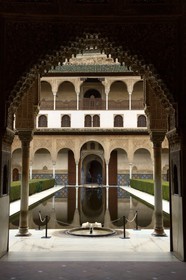 Espagne, Andalousie, Grenade, Palais nasrides de l'Alhambra, classé Patrimoine Mondial de l'UNESCO, Palais de Comares, Cour des Myrtes ou Patio des Myrtes (Patio de los Arrayanes)
