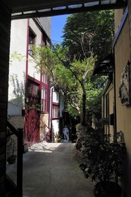 France, Paris (75), la Cité des Fusains au numéro 22 de la rue Tourlaque où le peintre Auguste Renoir eut un atelier