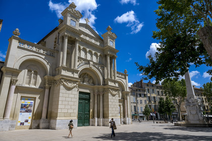 France, Bouches-du-Rhône (13), Aix en Provence, place des Precheurs, l'église de la Madeleine où fut baptisé Paul Cézanne