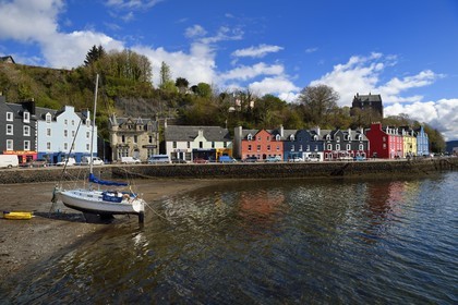 Royaume-Uni, Ecosse, Highland, Hébrides intérieures, Ile de Mull, la ville principale Tobermory et son port