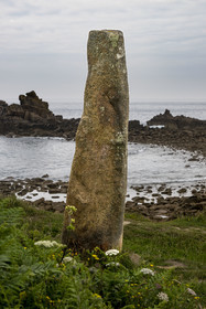 France, Finistère, Plougasnou, Primel-Trégastel, Pointe de Primel at the end of Morlaix Bay, megalith called the marsouins menhir on the GR 34 hiking trail