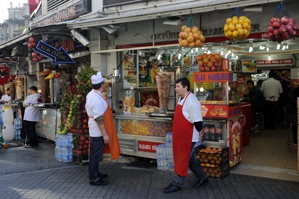 Turquie, Istanbul, quartier de Beyoglu, restaurant de Kebab ou kebap