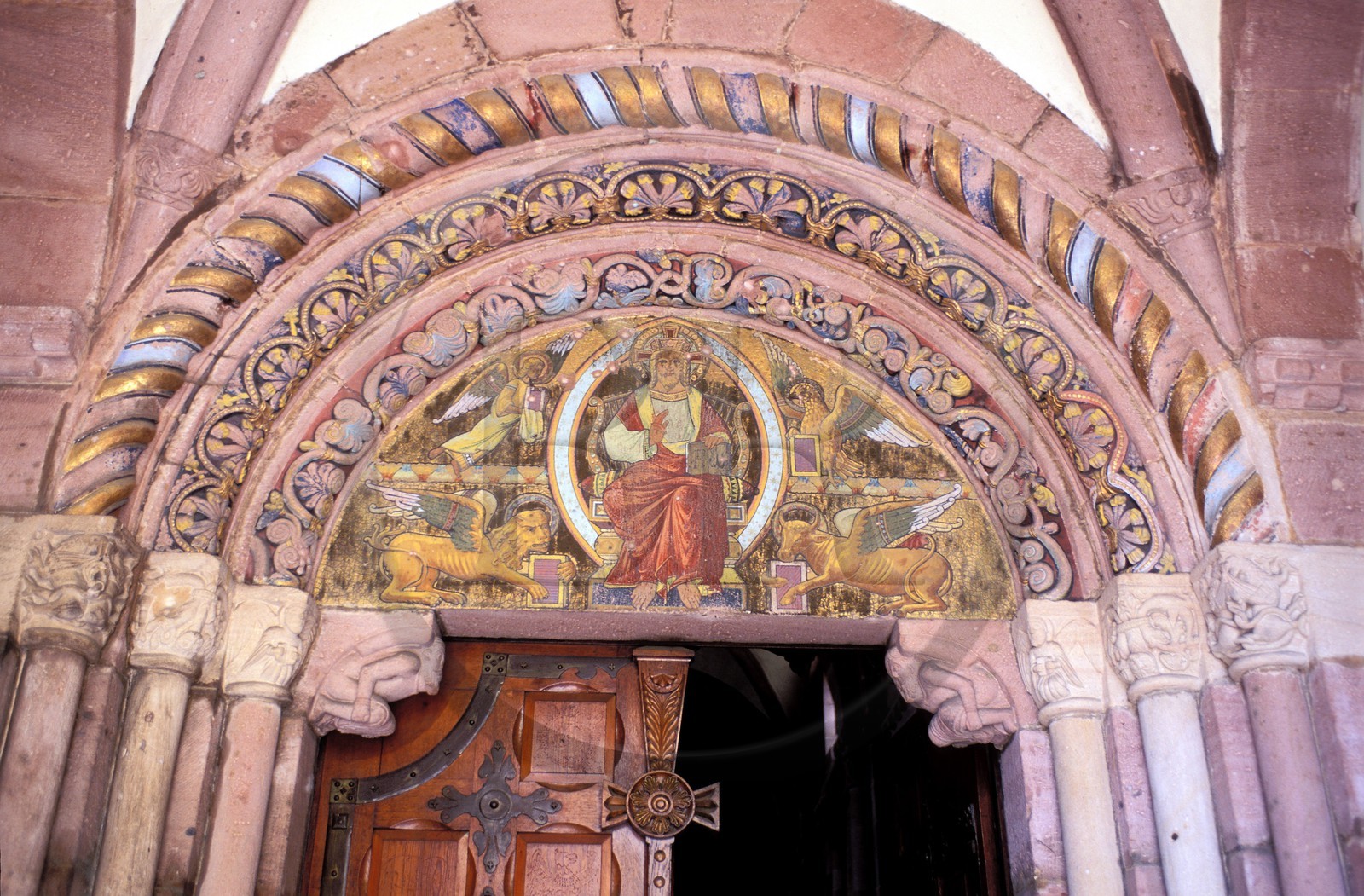 France, Bas-Rhin (67), Sélestat, portail de l'église Sainte-Foy