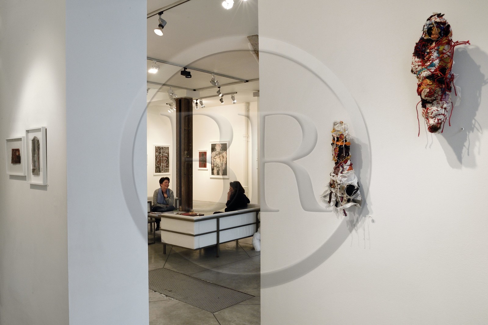 France, Paris, Galerie Christian Berst, galerie d'Art brut, exposition de l'artiste Michel Nedjar