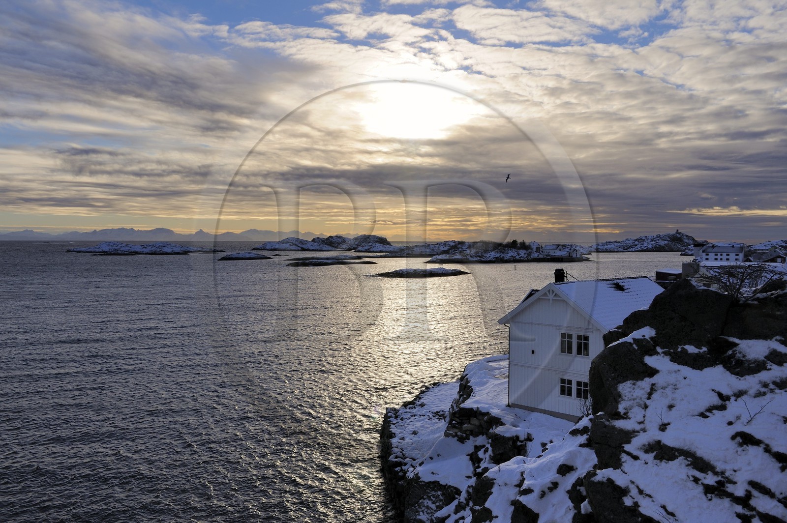 Norvège, Nordland, Iles Lofoten, le port de pêche (petite Venise) de Henningsvaer sur Vagan