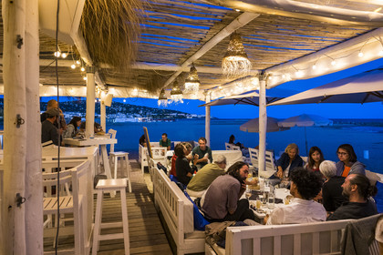France, Hérault (34), Sète, plage du Lido, restaurant paillote La Ola