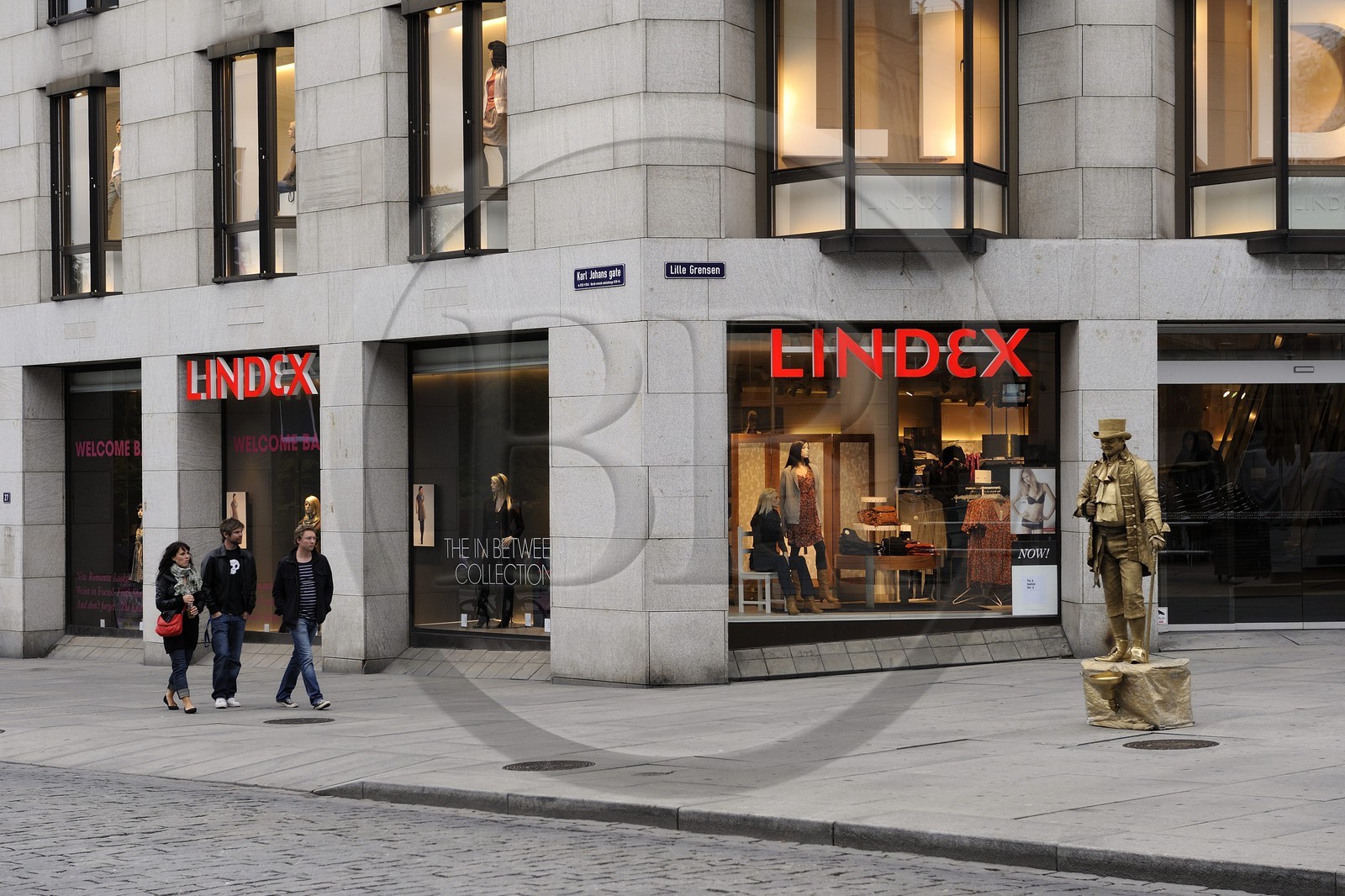 Norway, Oslo, Karl Johans Gate, one of the major shopping street of the town