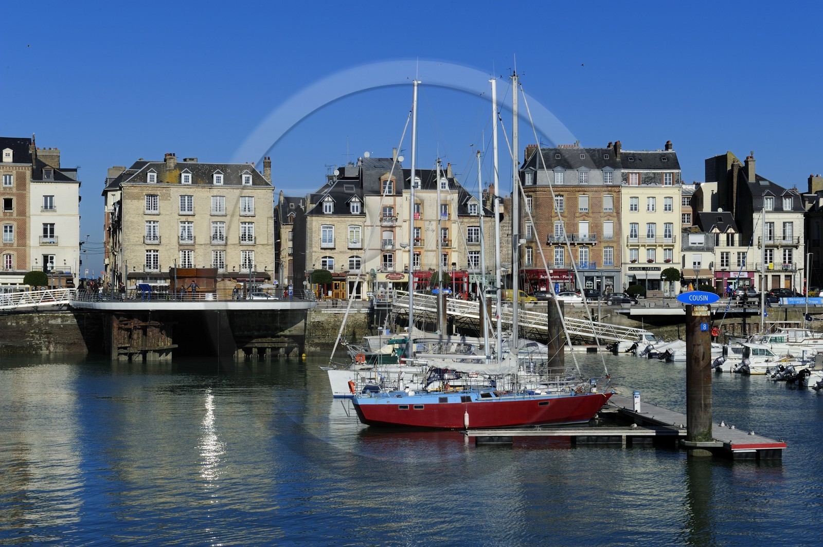 France, Seine-Maritime (76), Dieppe, le port et le quai Henri IV