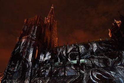 France, Bas-Rhin (67), Strasbourg, vieille ville classée au Patrimoine Mondial de l'UNESCO, la cathédrale Notre-Dame, le spectacle son et lumière de l'été