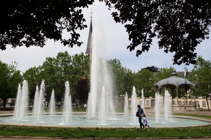 France, Côte d'Or (21), Dijon, fontaine du jardin place Wilson