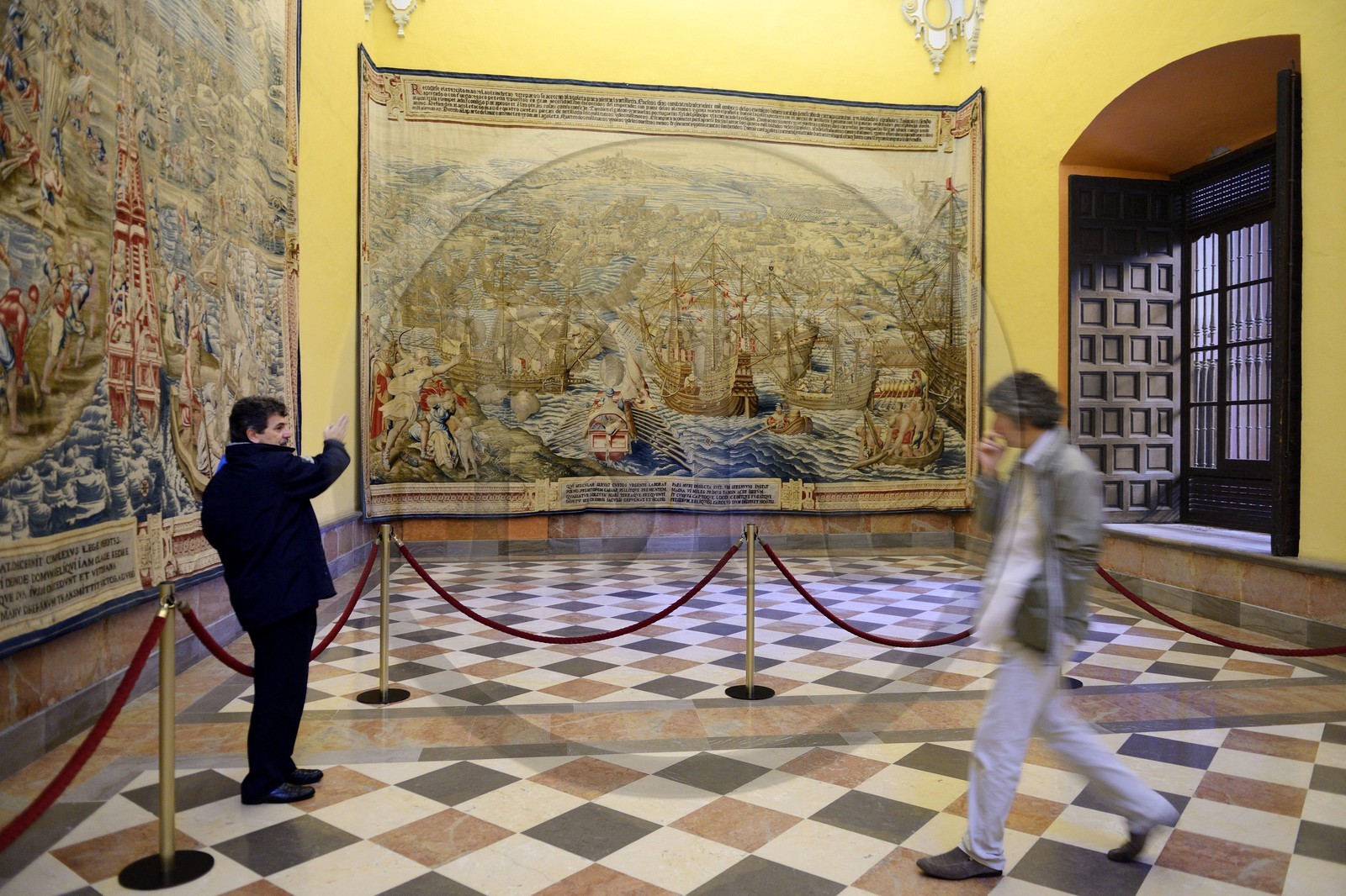 Espagne, Andalousie, Séville, Alcazar de Séville (Reales Alcazares de Sevilla), classé Patrimoine Mondial de l'UNESCO, Palacio Gotico, sala de Tapices, tapisseries des Flandres relatant la conquète de Tunis