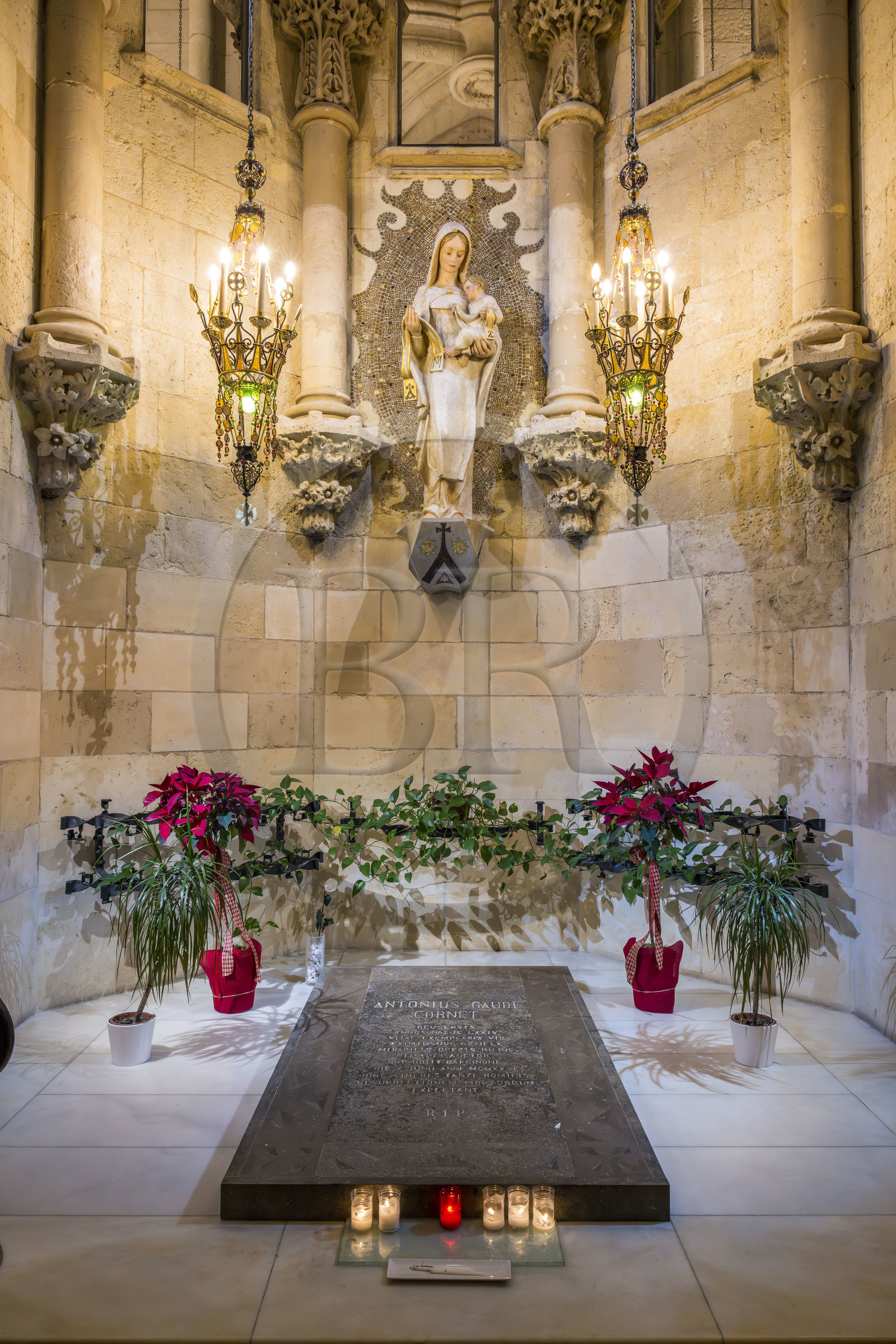 Spain, Catalonia, Barcelona, Eixample district, Sagrada Familia basilica by Catalan modernist architect Antoni Gaudi, listed as a UNESCO World Heritage Site, the temple crypt, Gaudi's tomb in the chapel of Our Lady of Carmelites