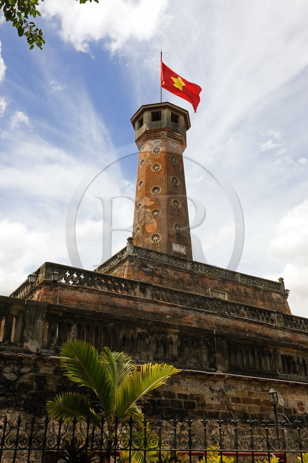 Vietnam, Hanoï, musée de l'armée, la tour hexagonale du Drapeau