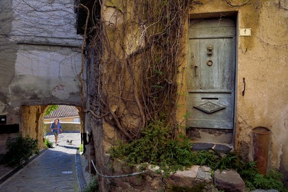 France, Var (83), Presqu'Ile de Saint-Tropez, Ramatuelle, la Porte des Abeilles dans l'enceinte médievale