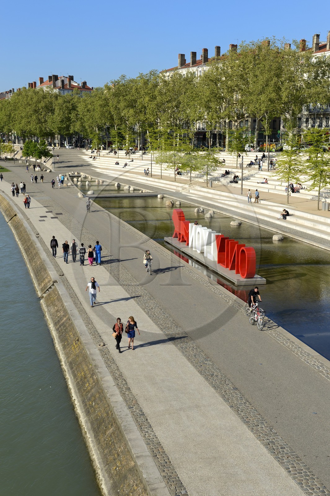 France, Rhône (69), Lyon, les berges du Rhône, le quai Victor Augagneur, label de communication de l'aglomeration Onlylyon