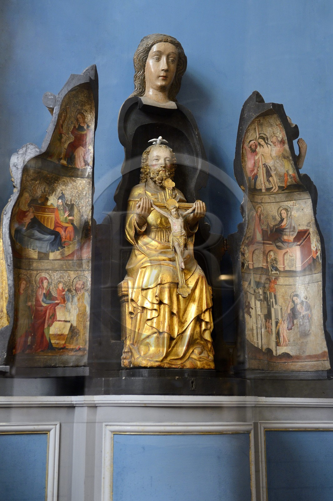 France, Finistere, Morlaix, Saint Mathieu church, opening statue of Notre-Dame-du-Mur