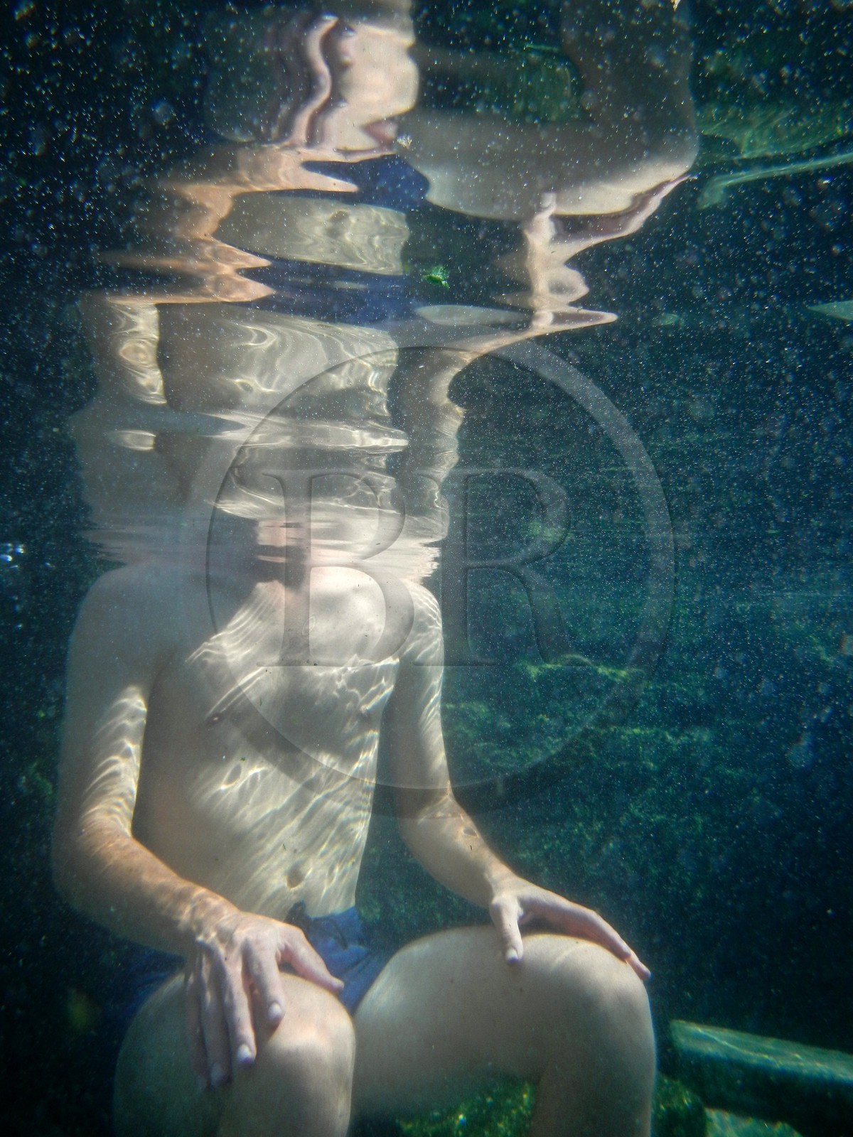 France, Corse-du-Sud (2A), région de Sartène, Sainte-Lucie-de-Tallano, les sources chaudes des bains de Caldane, une eau sulfureuse jaillit à 38°C dans un petit bassin