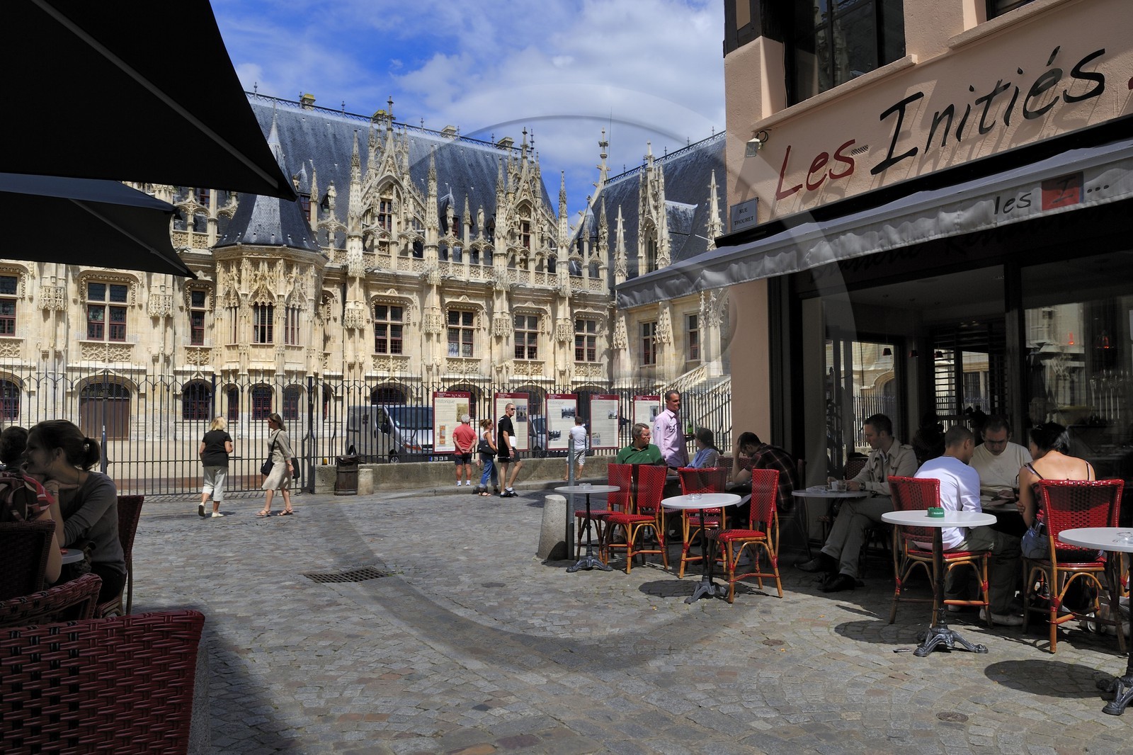 France, Seine-Maritime (76), Rouen, le Palais de justice de Rouen est l'ancien Parlement de Normandie et une des quelques réalisations de l'architecture gothique civile de la fin du Moyen Âge en France, rue Thouret