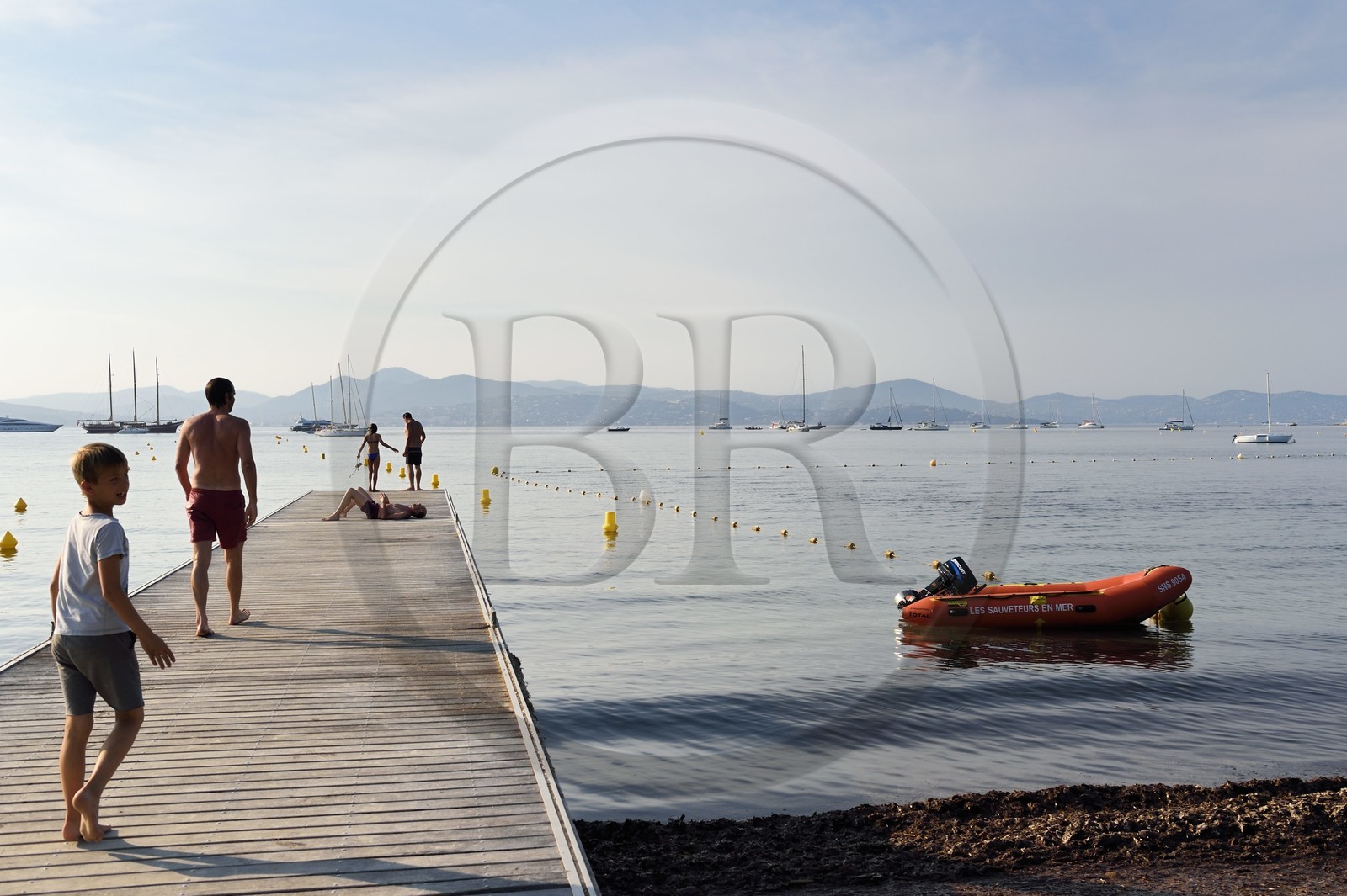 France, Var, Saint-Tropez, Canebiers bay, Canebiers beach pontoon