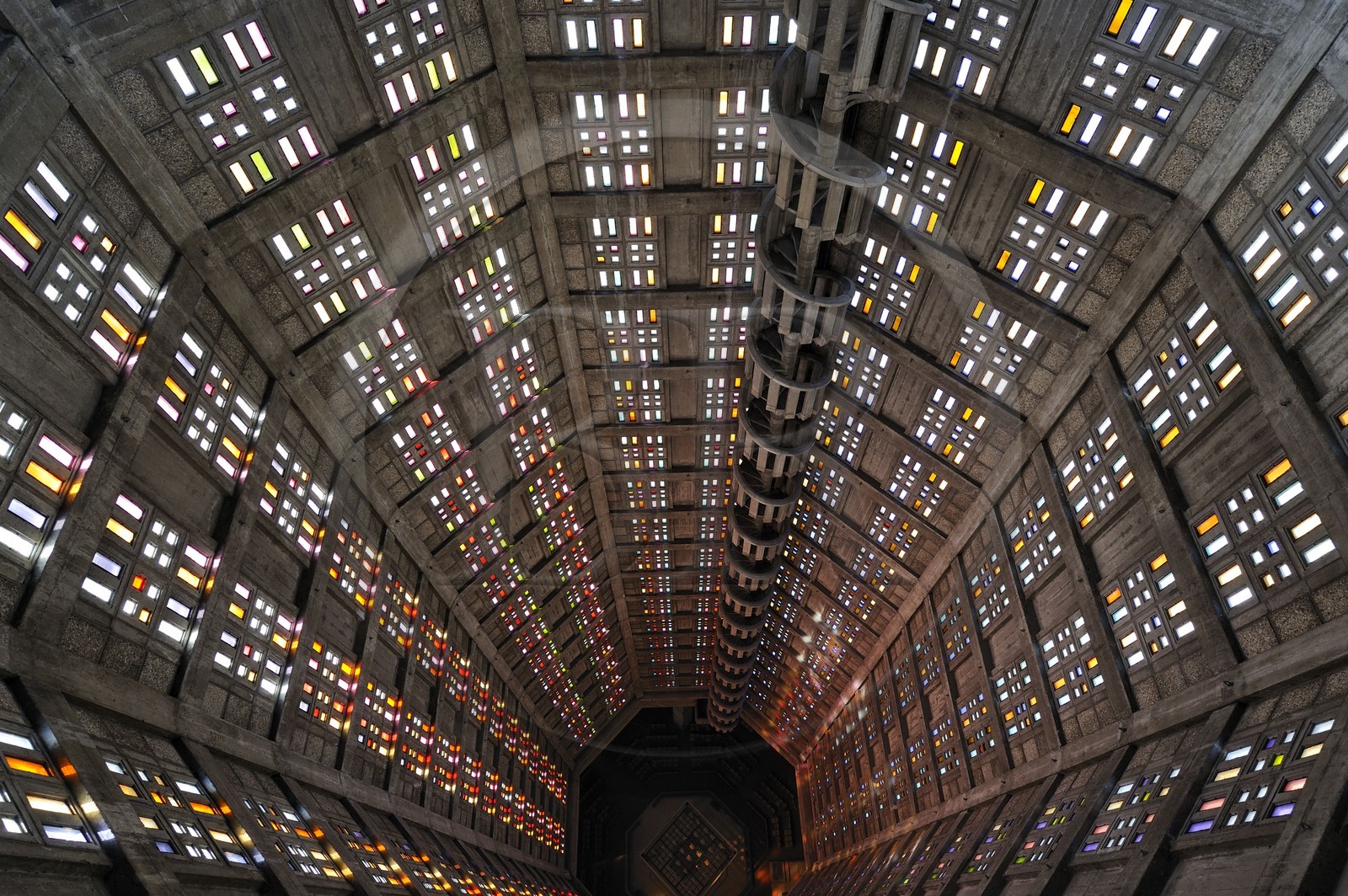 France, Seine-Maritime (76), Le Havre, Centre-ville reconstruit du Havre par Auguste Perret classé Patrimoine Mondial de l'UNESCO, Eglise Saint-Joseph, la tour-clocher vue du sommet
