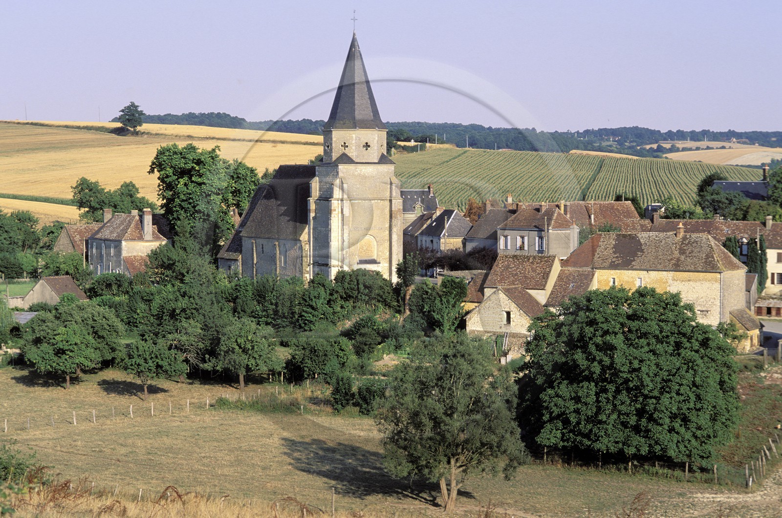France, Eure-et-Loir (28), Marolles-les-Buis, village au milieu des champs
