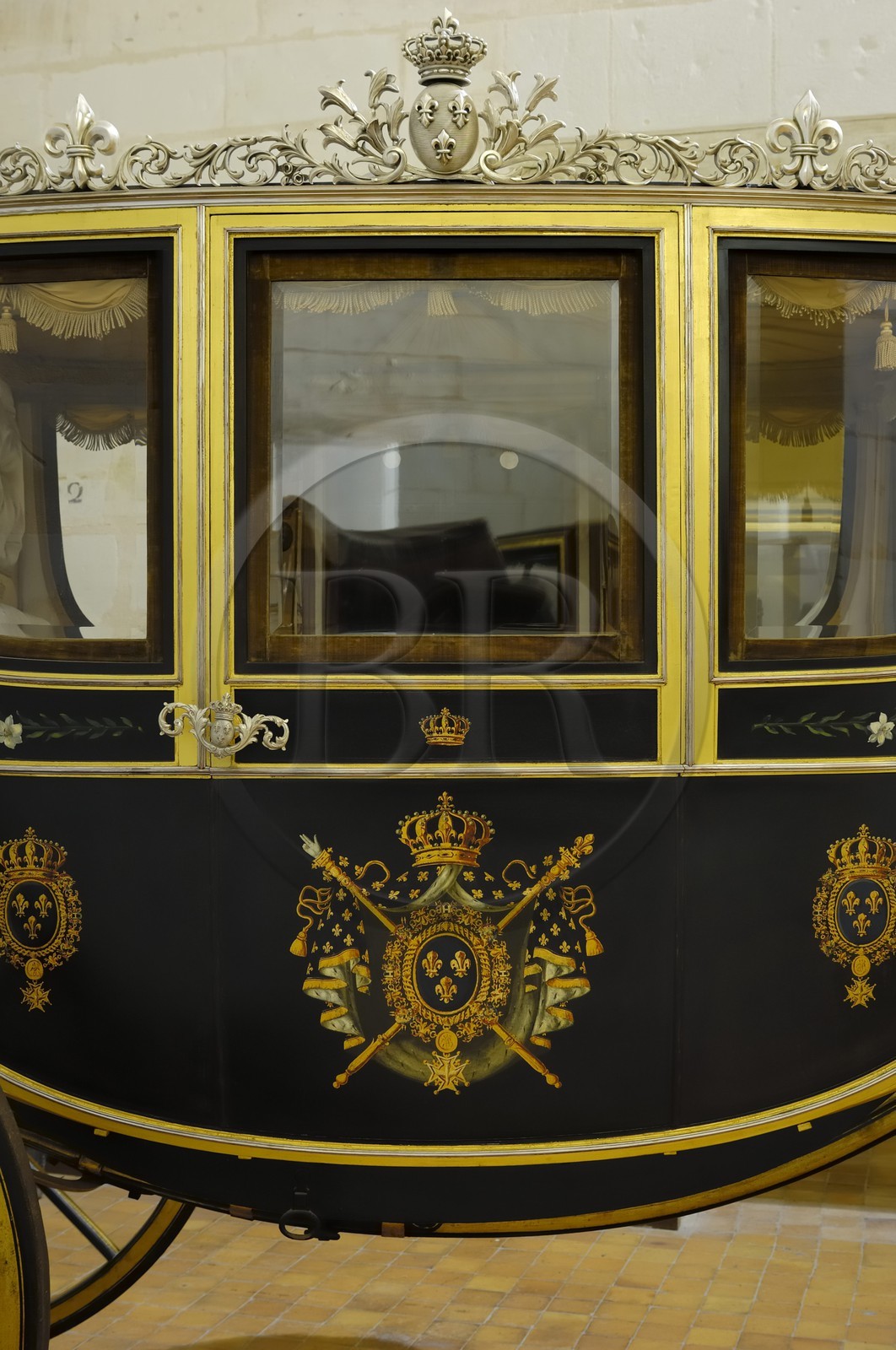 France, Loir et Cher (41), Vallée de la Loire classée Patrimoine Mondial de l' UNESCO, château de Chambord, carrosse du comte de Chambord (1871)