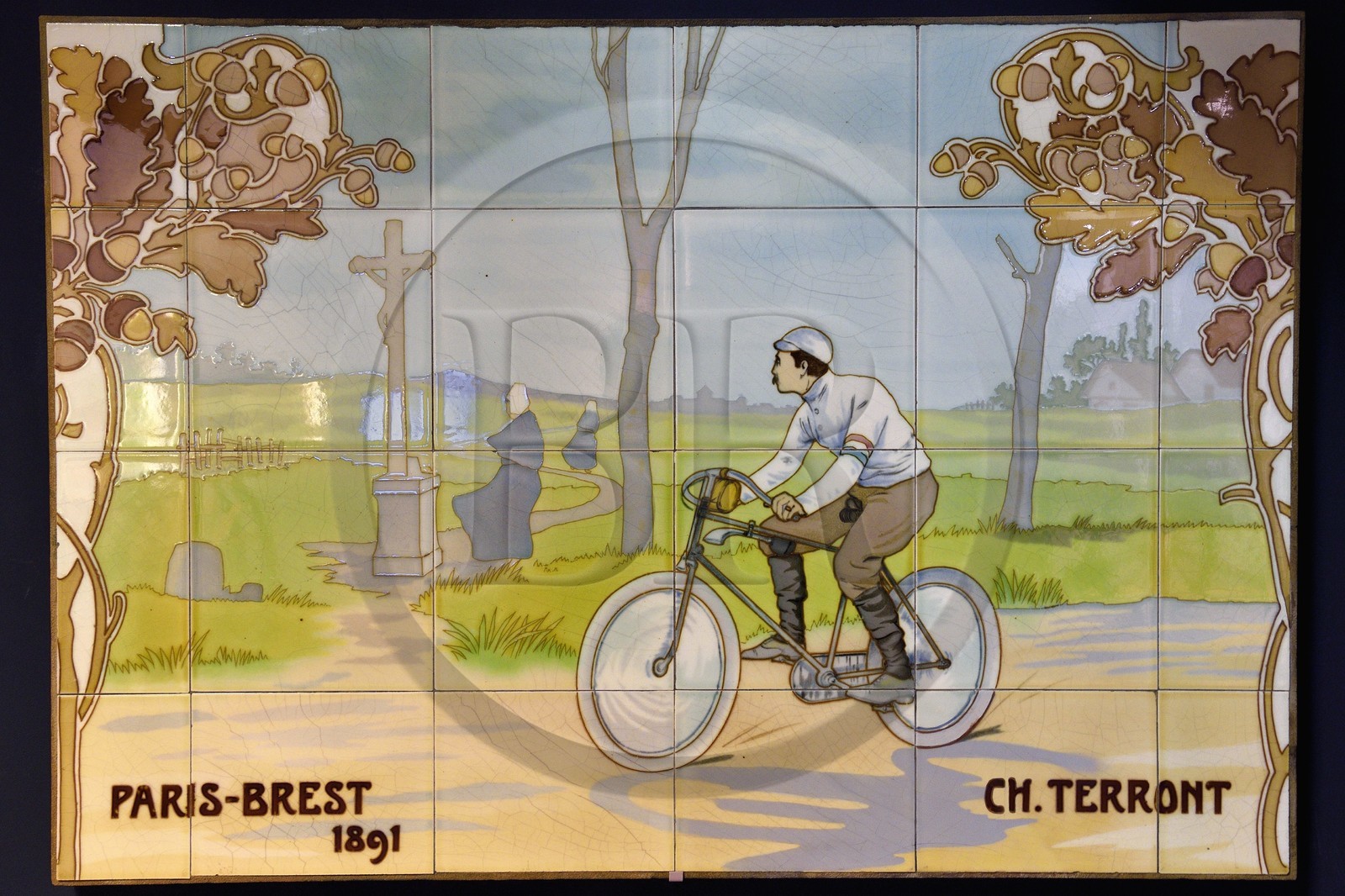 France, Puy-de-Dôme (63), Clermont-Ferrand, L'Aventure Michelin, musée retraçant toutes les activités du groupe Michelin, premier pneu démontable Michelin sur le vélo conduit par le champion Charles Terront dans la course Paris-Brest-Paris de septembre 1891