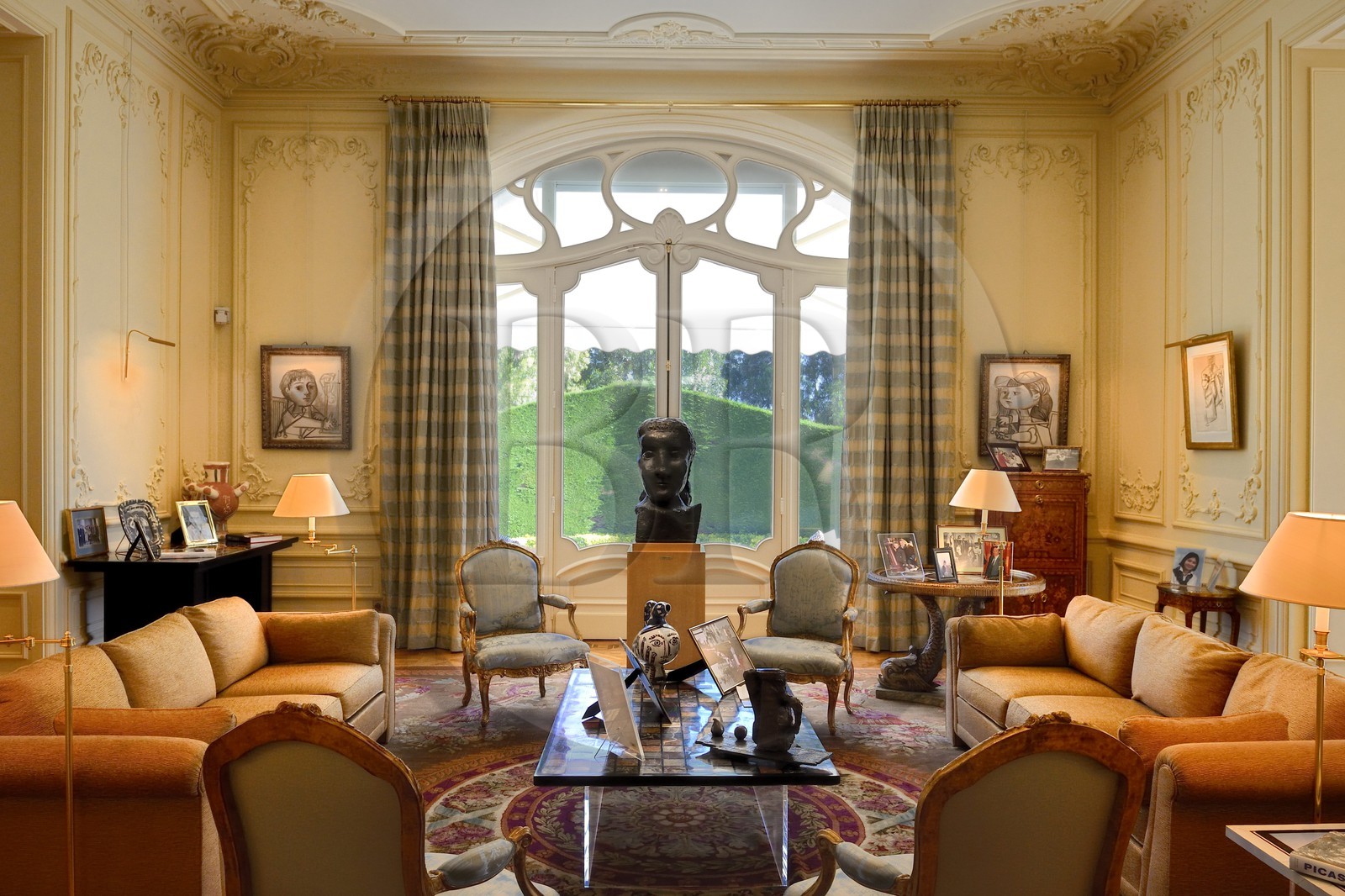 France, Alpes Maritimes, Cannes, the Villa La Californie where Picasso lived, today renamed the Pavillon de Flore by Marina Picasso, the living room