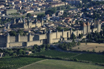France, Aude (11), Carcassonne, la cité médiévale (vue aérienne)