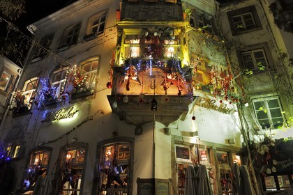 France, Bas-Rhin (67), Strasbourg, vieille ville classée au Patrimoine Mondial de l'UNESCO, restaurant le Gruber décoré pour les fêtes de Noel